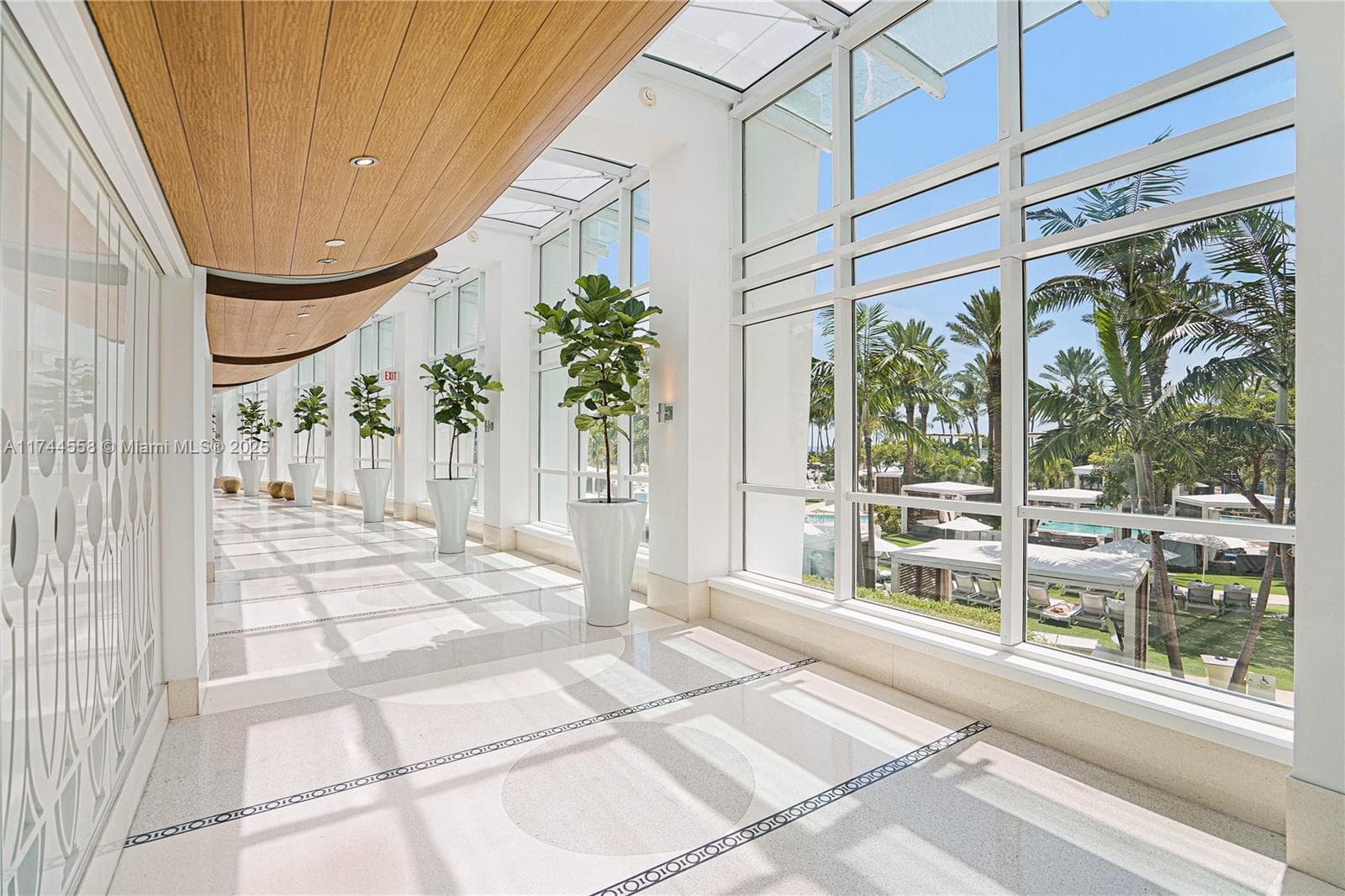 A11744558 — Miami Beach — 62