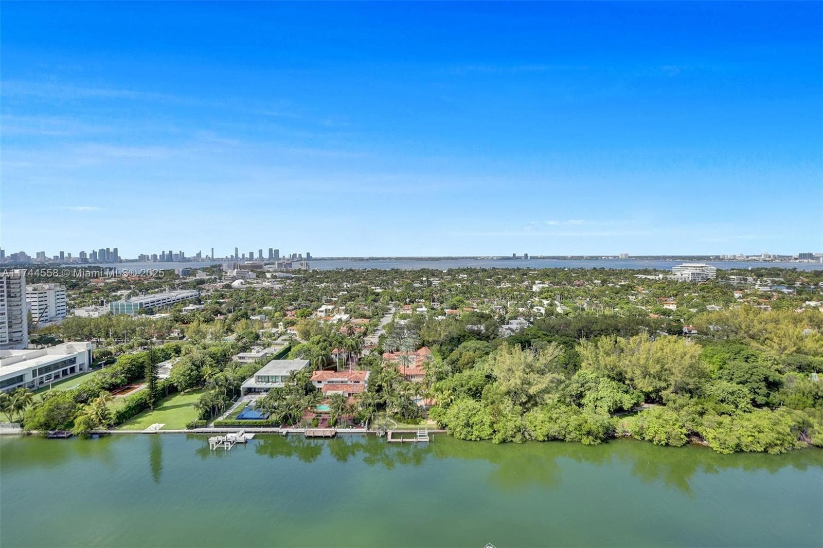 A11744558 — Miami Beach — 42