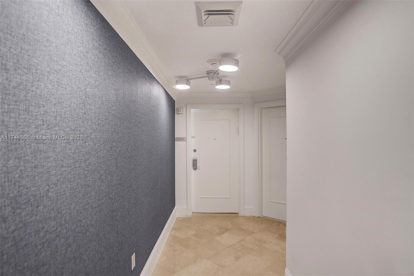 A11744558 — Miami Beach — 26