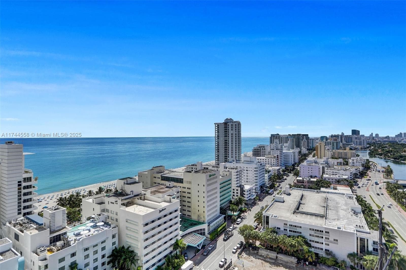 A11744558 — Miami Beach