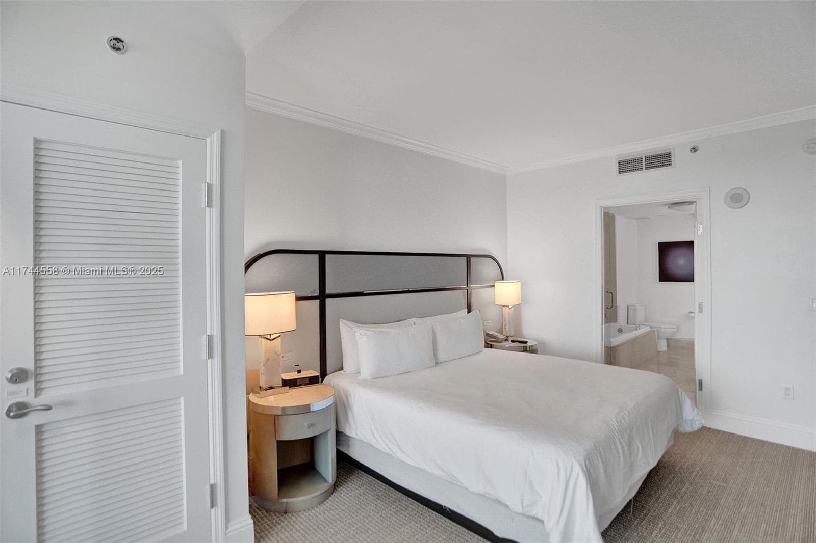 A11744558 — Miami Beach — 34