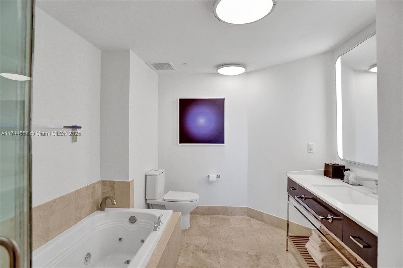 A11744558 — Miami Beach — 38