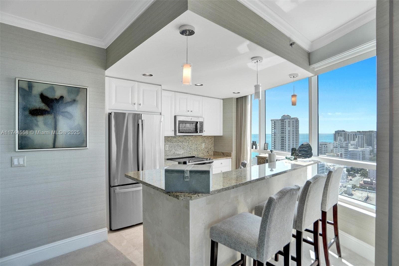 A11744558 — Miami Beach — 10