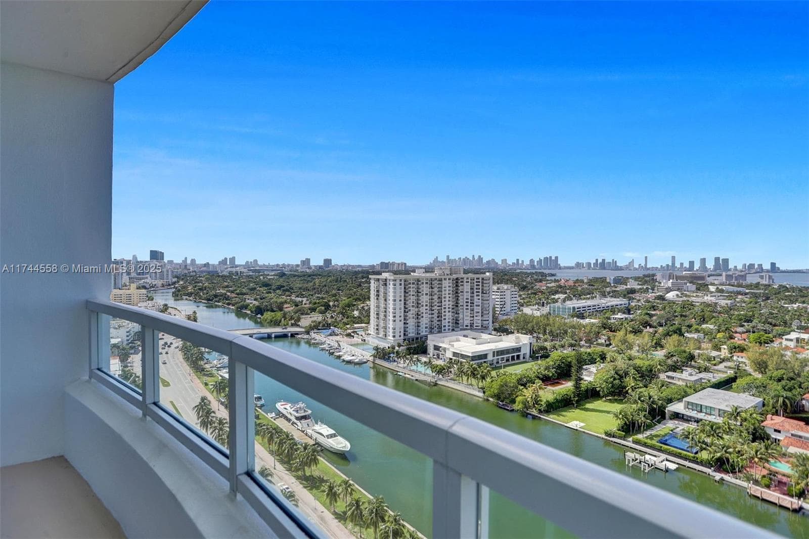 A11744558 — Miami Beach — 45