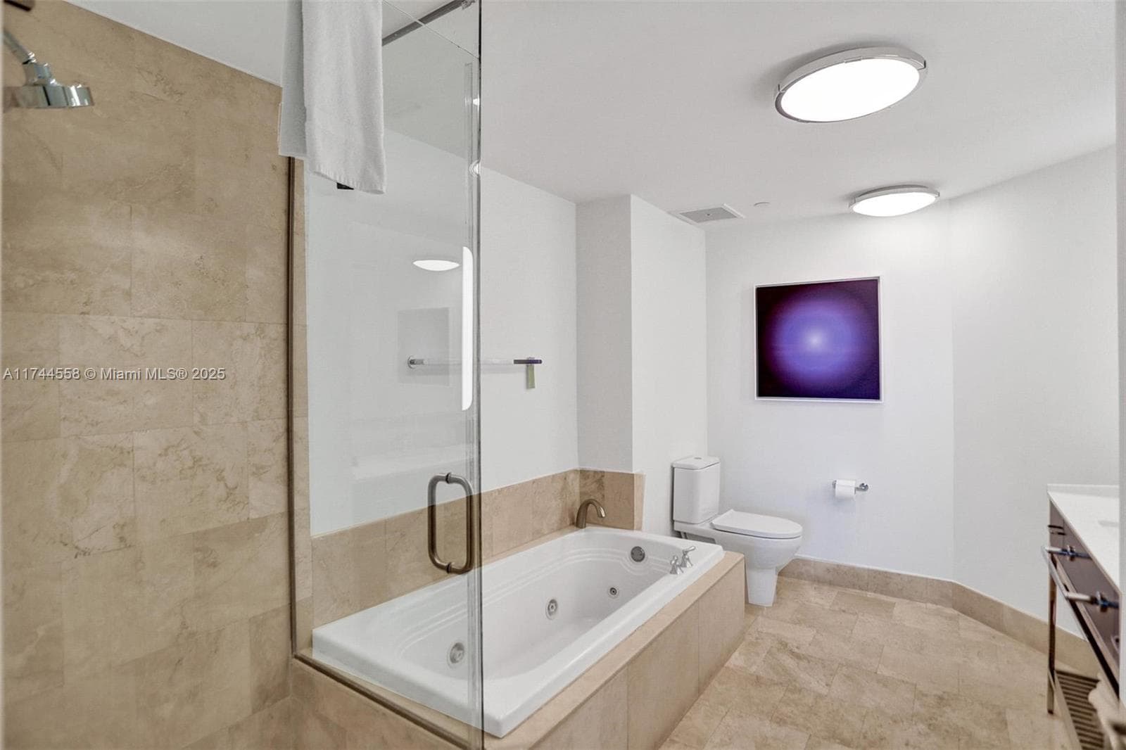 A11744558 — Miami Beach — 37