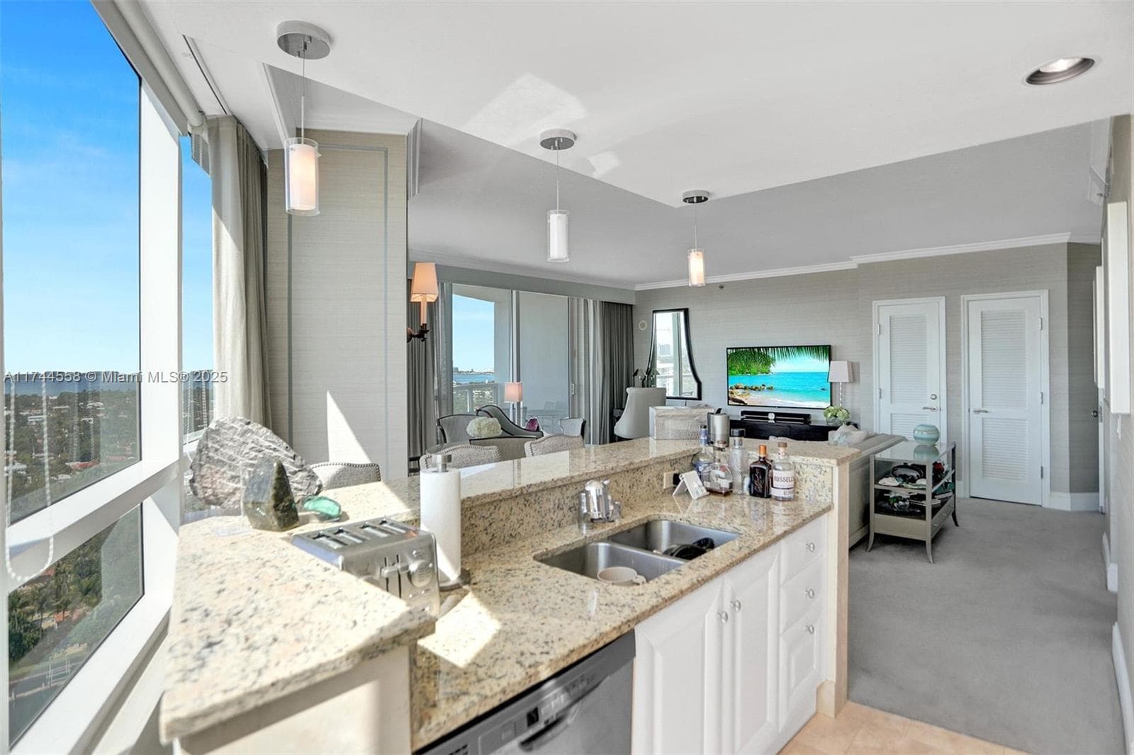 A11744558 — Miami Beach — 11