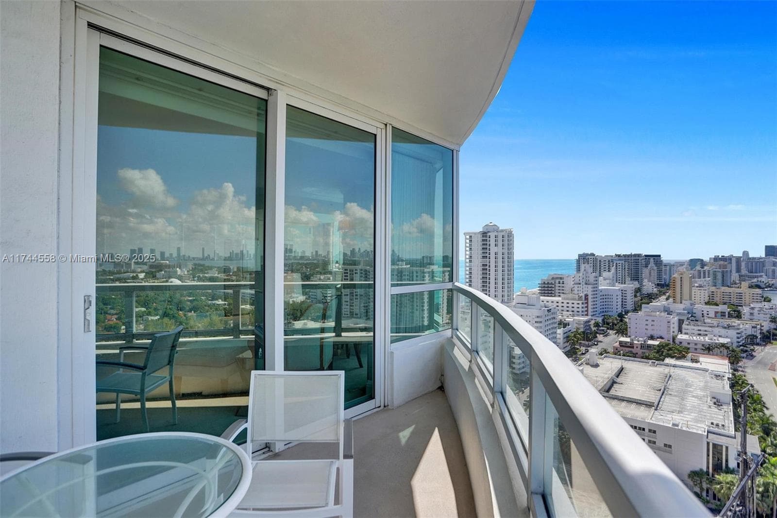 A11744558 — Miami Beach — 19