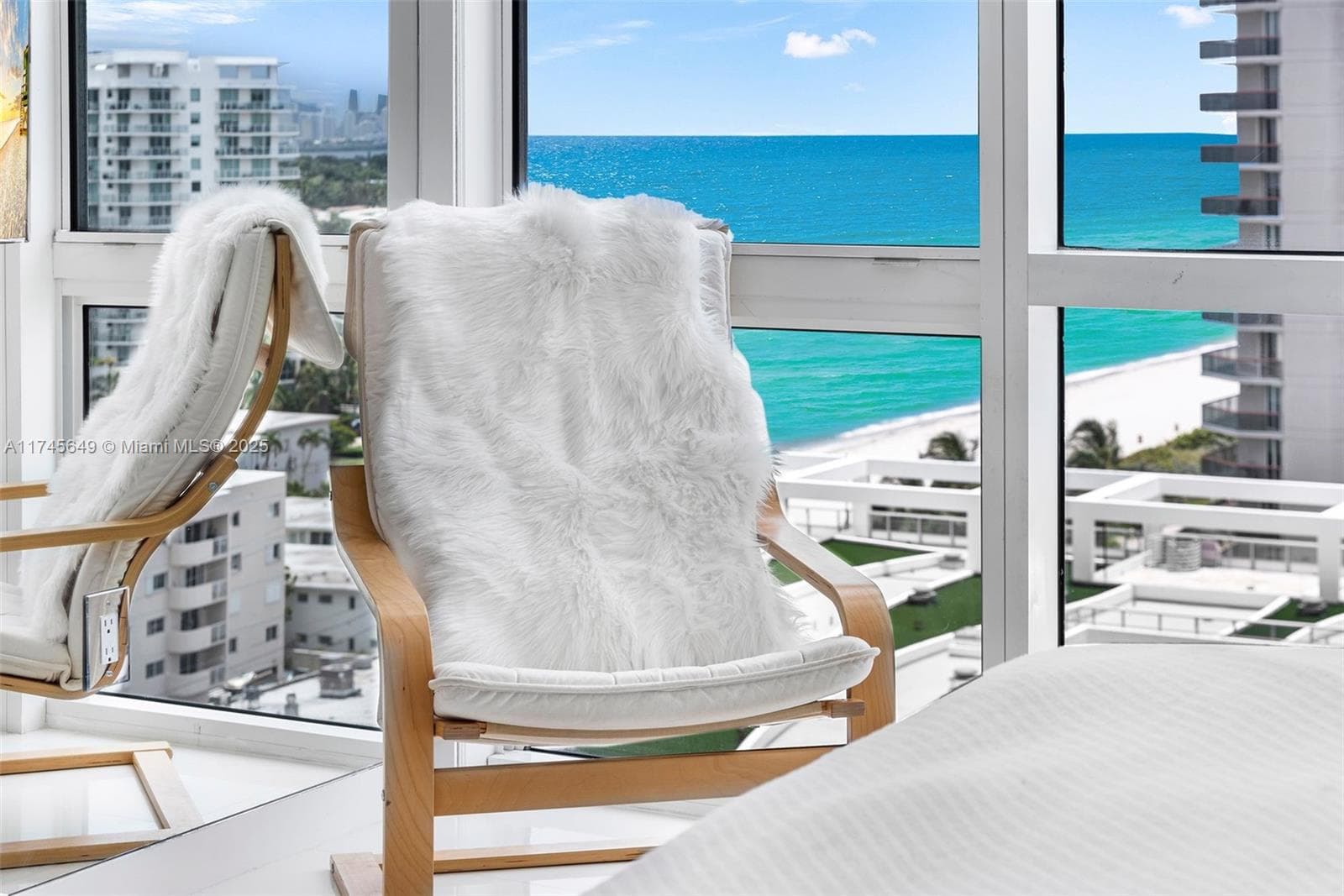 A11745649 — Miami Beach — 16