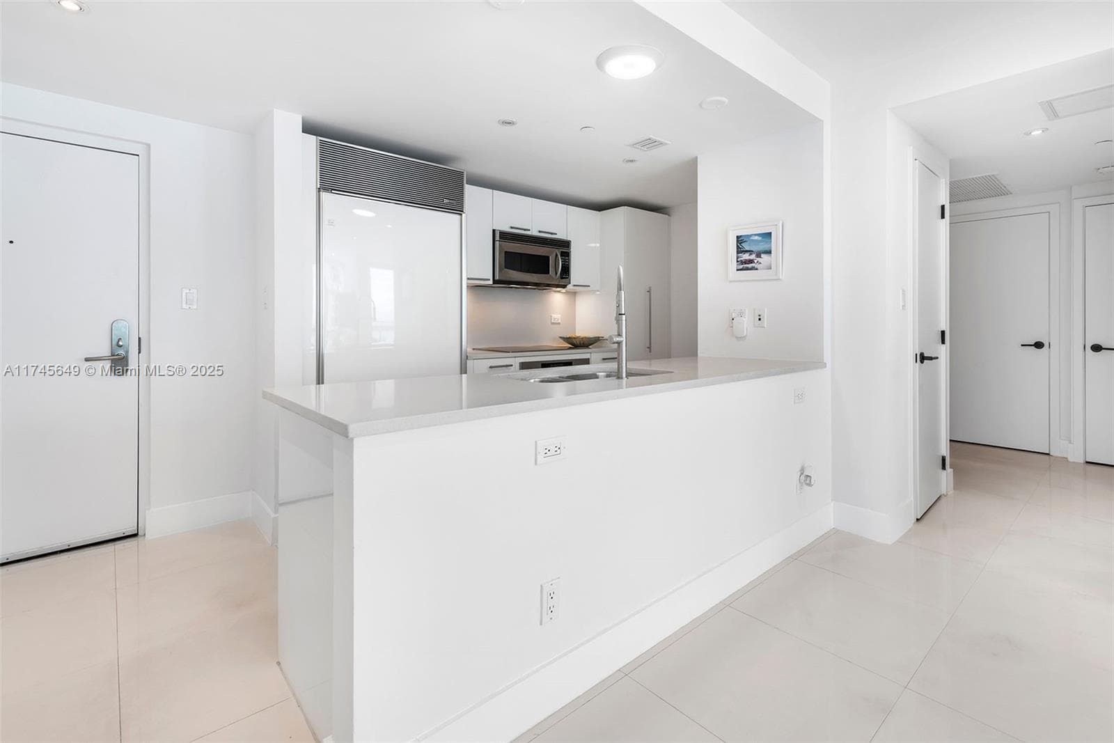 A11745649 — Miami Beach — 18