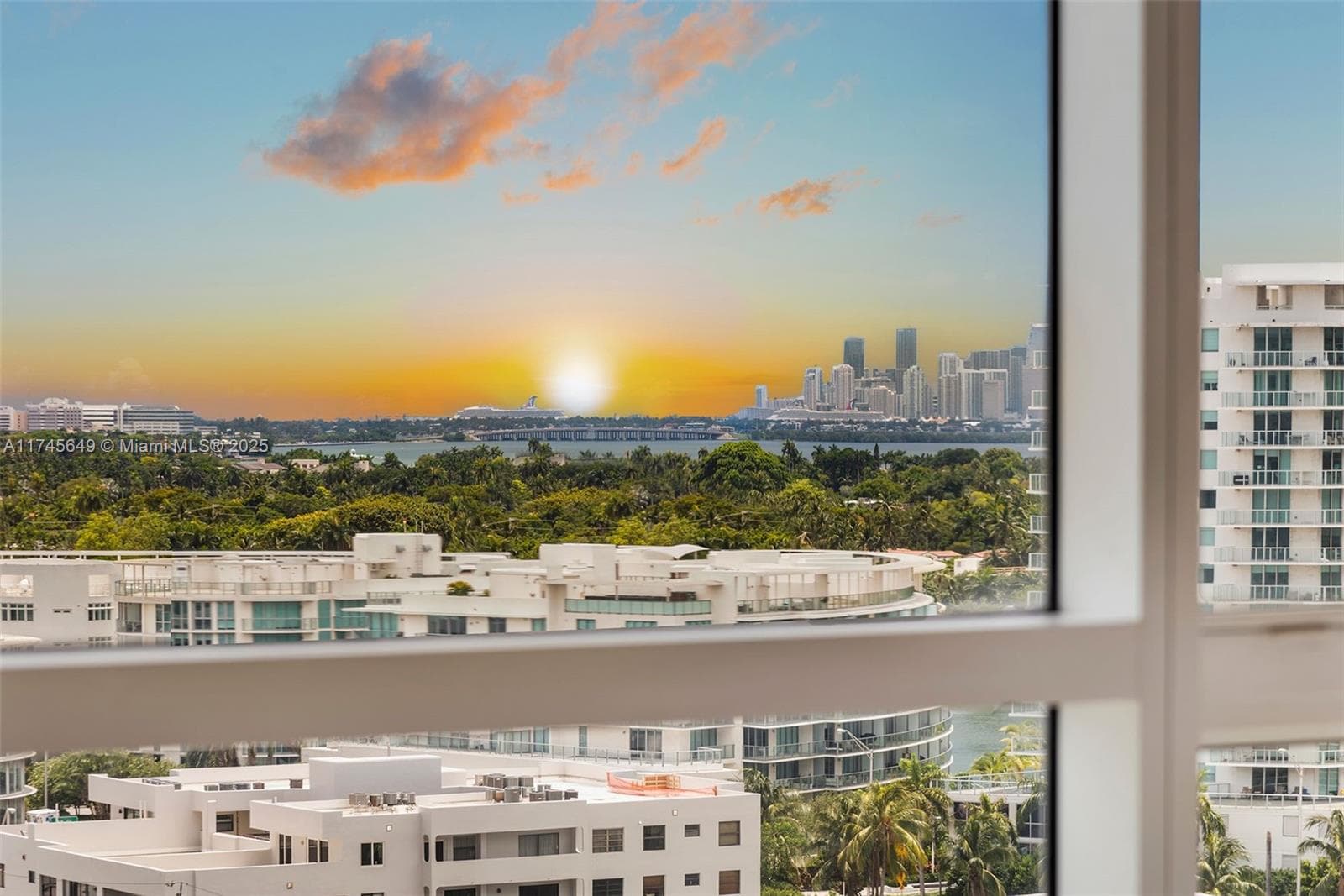 A11745649 — Miami Beach — 11
