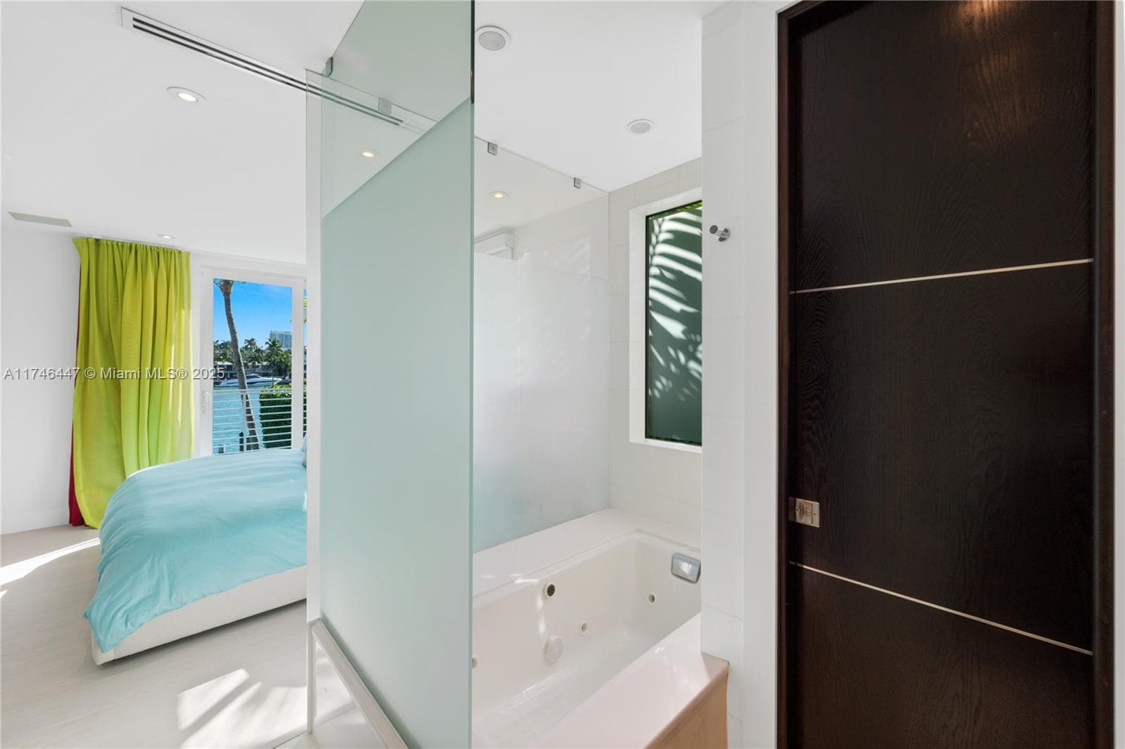 A11746447 — Miami Beach — 52