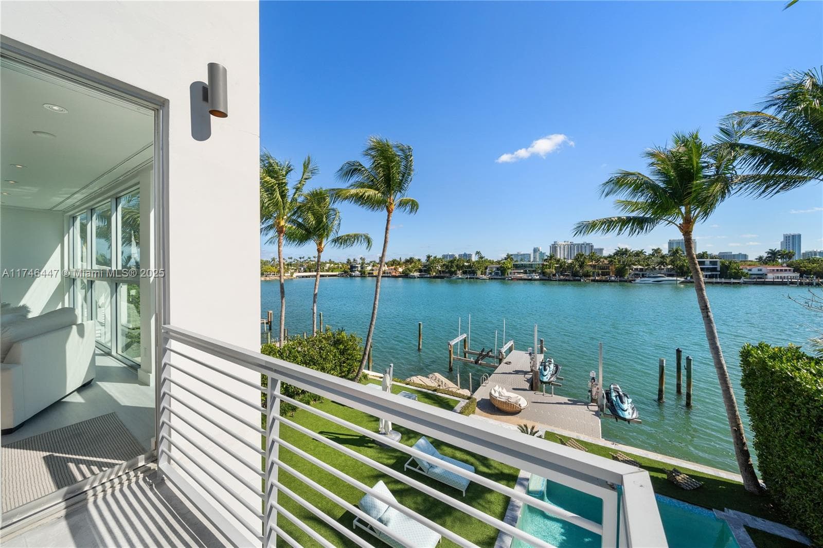A11746447 — Miami Beach — 42