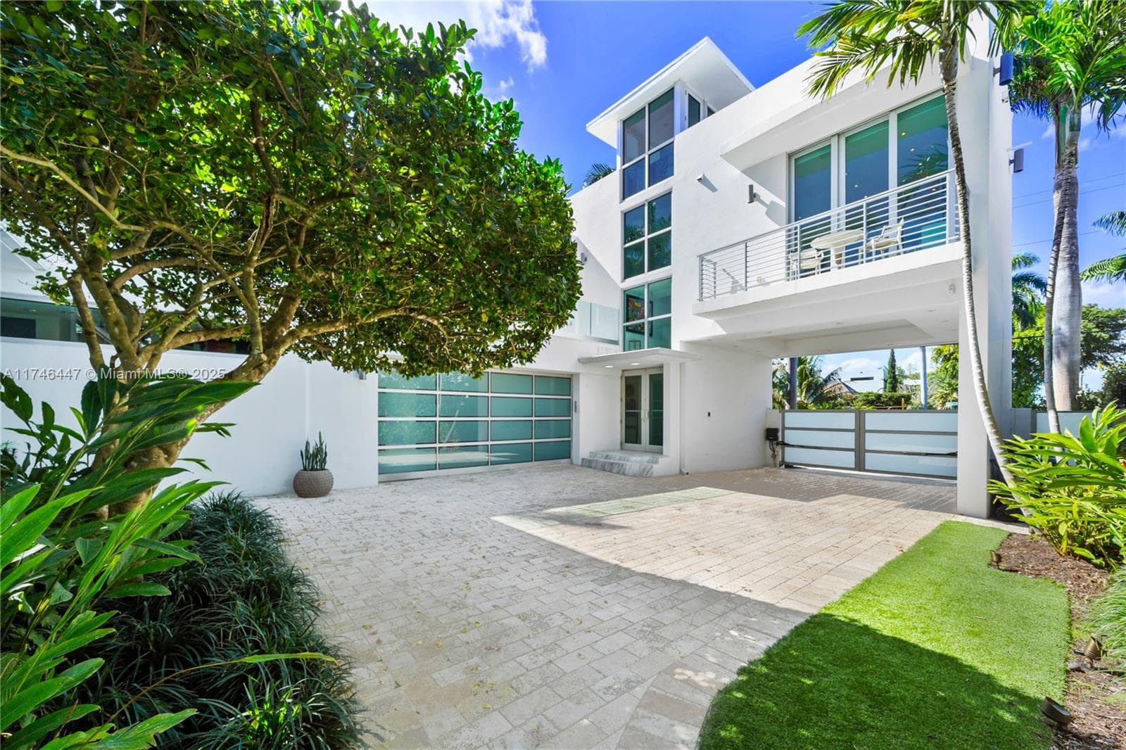 A11746447 — Miami Beach — 63