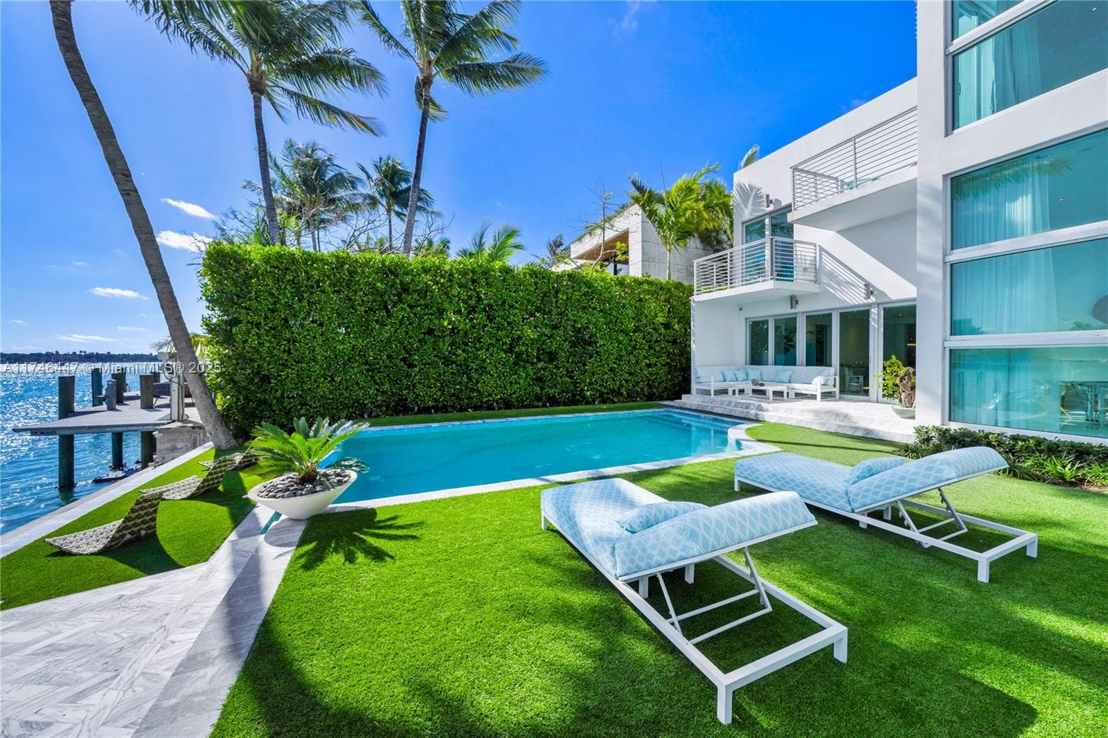 A11746447 — Miami Beach — 20