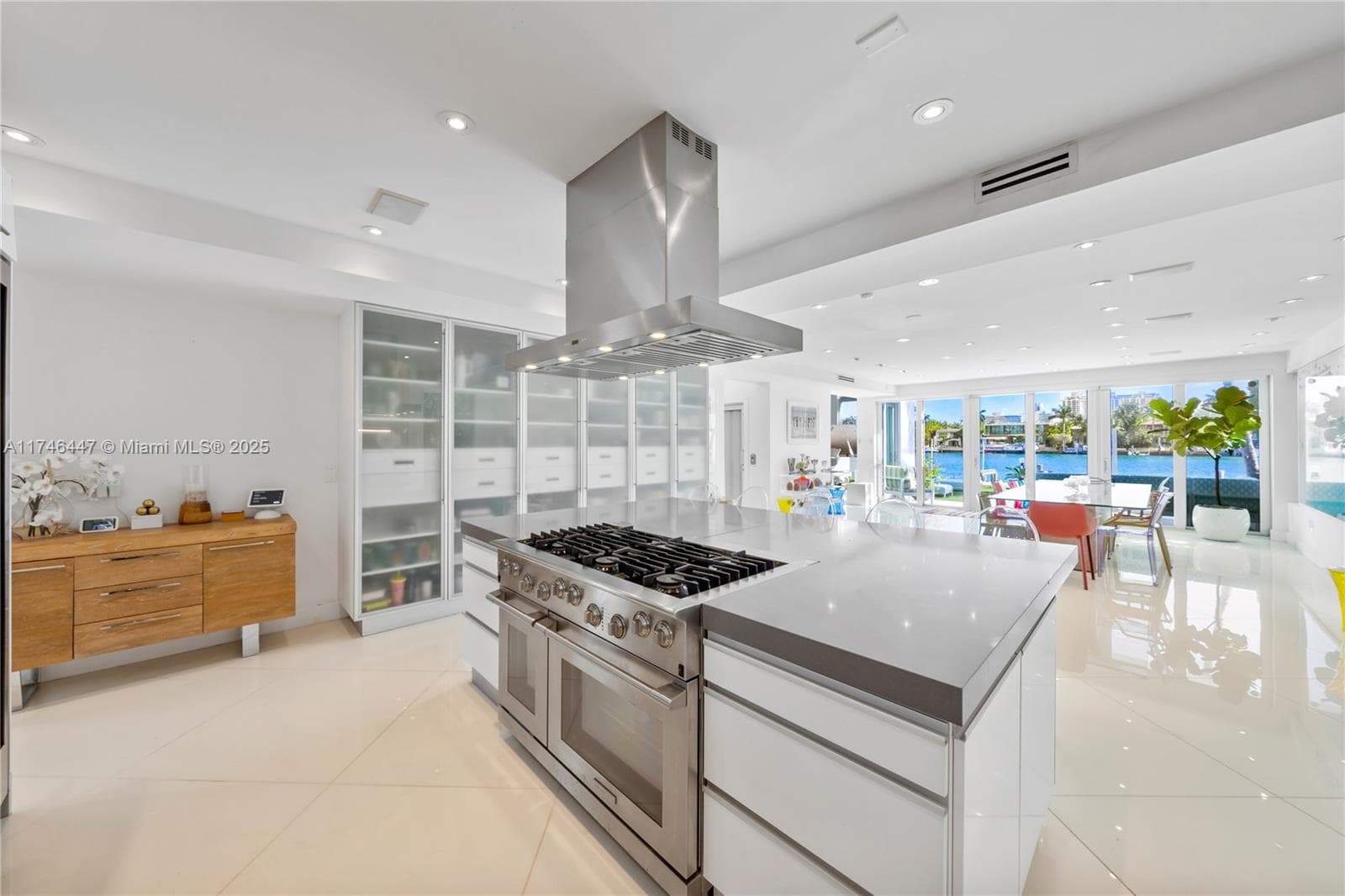 A11746447 — Miami Beach — 34