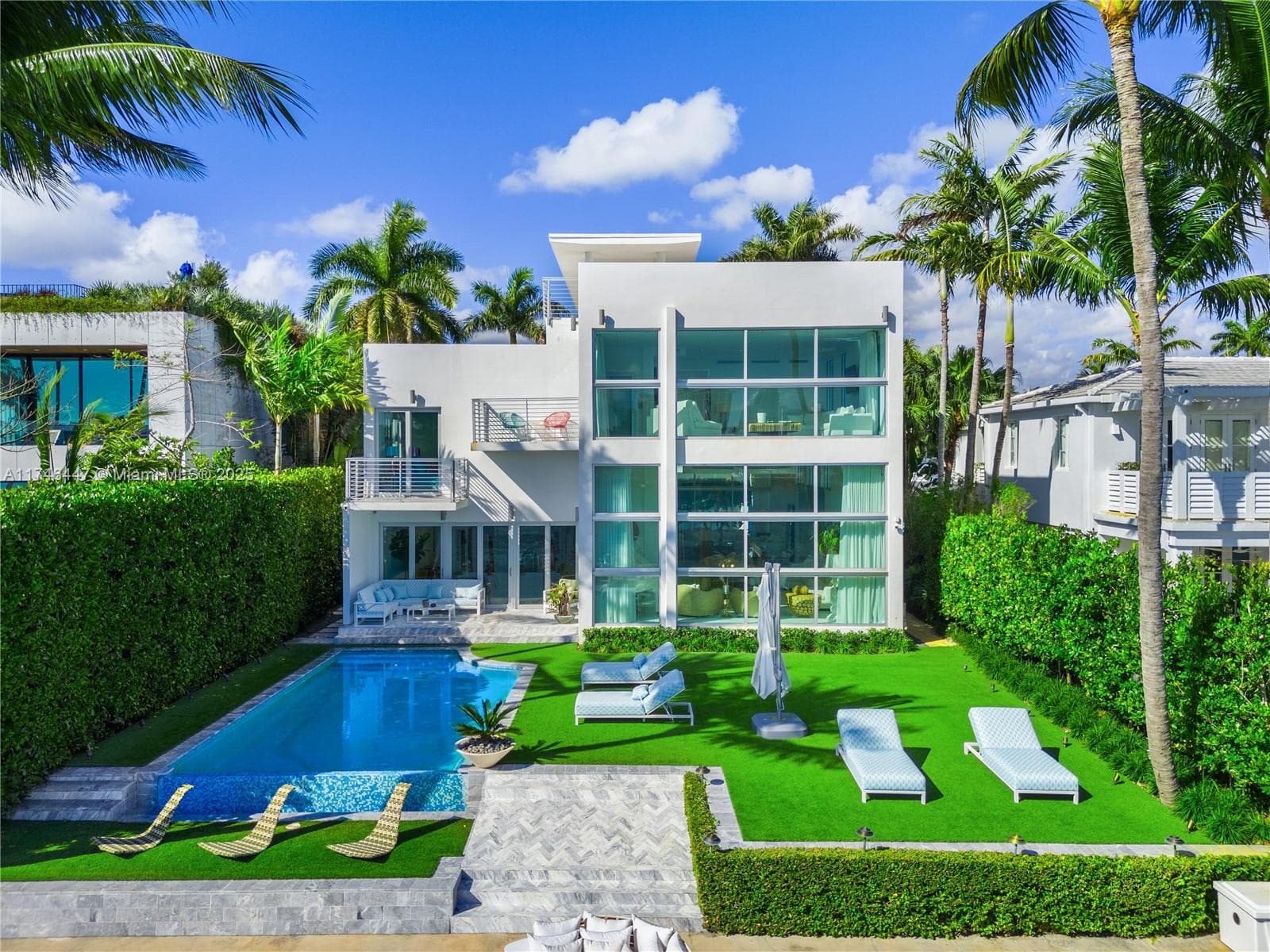 A11746447 — Miami Beach — 14