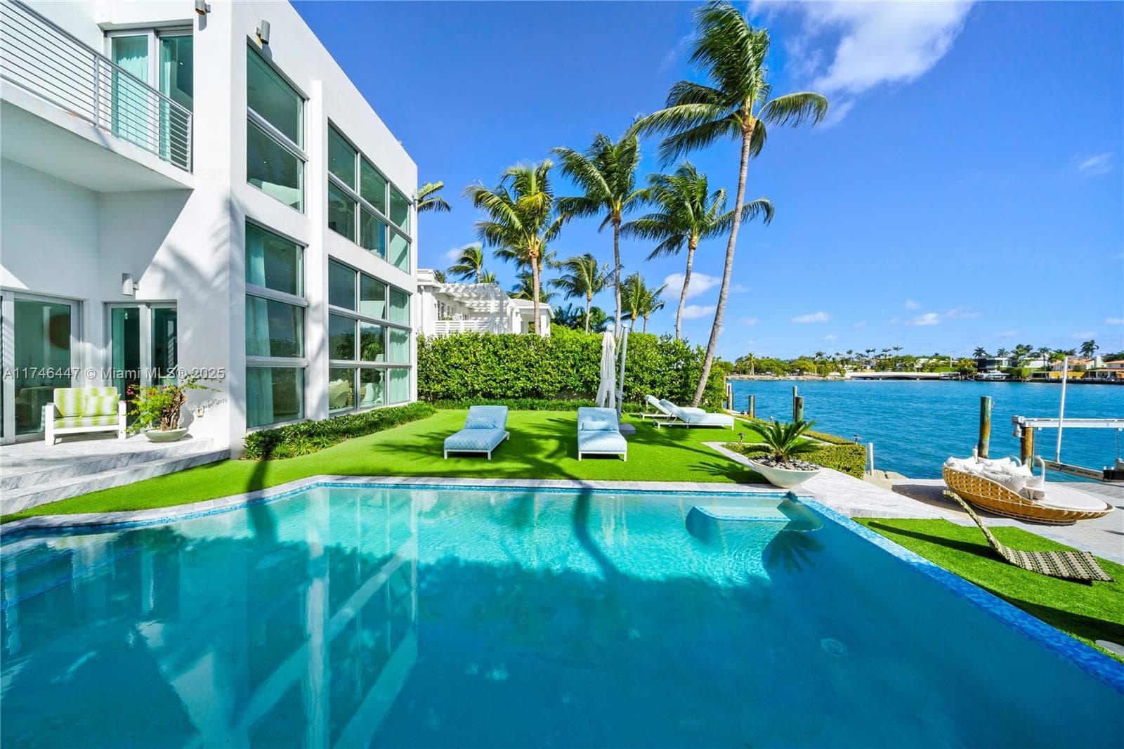 A11746447 — Miami Beach — 11