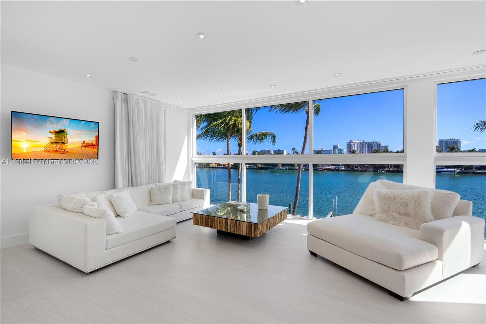 A11746447 — Miami Beach — 40