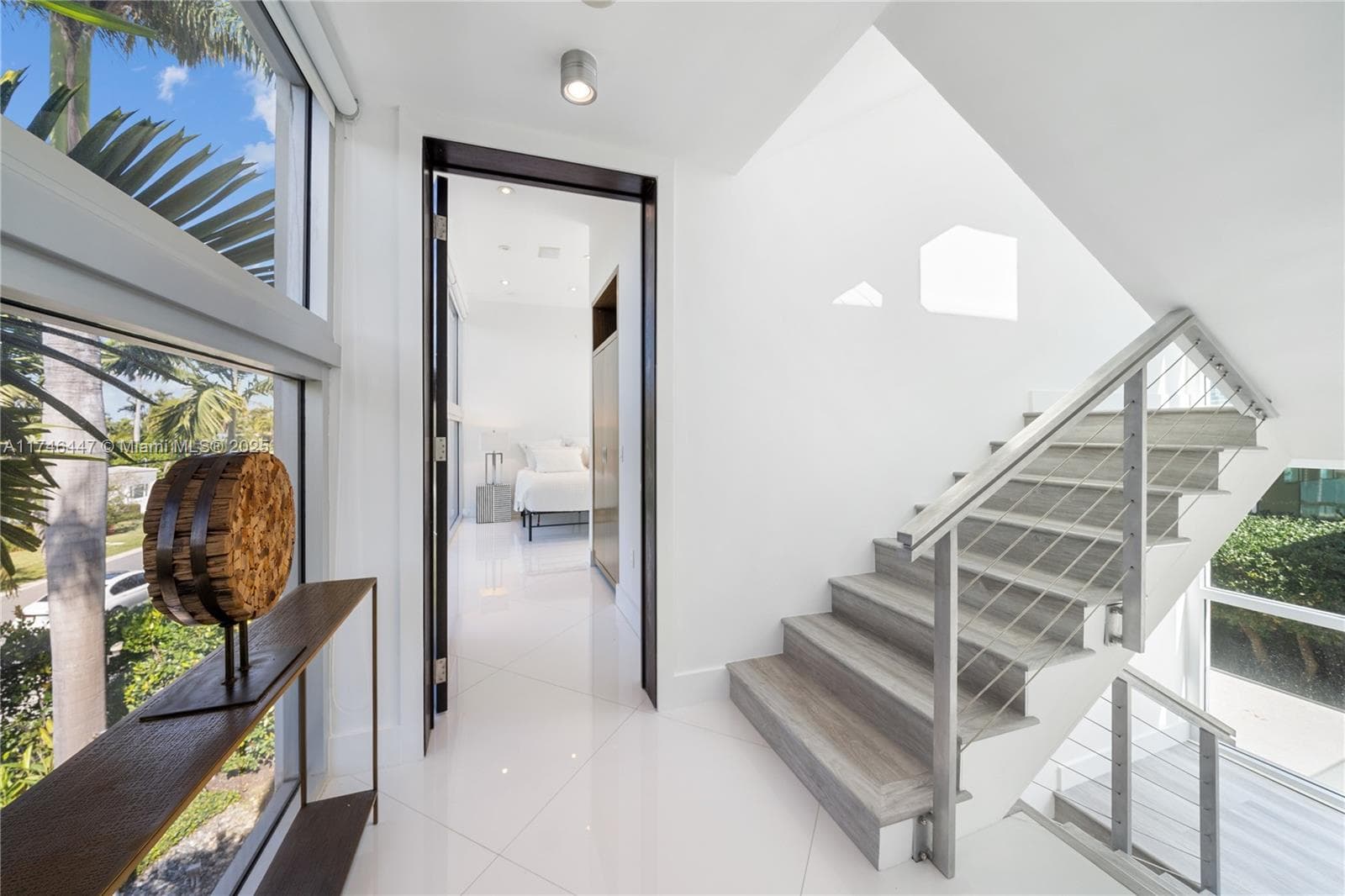 A11746447 — Miami Beach — 68