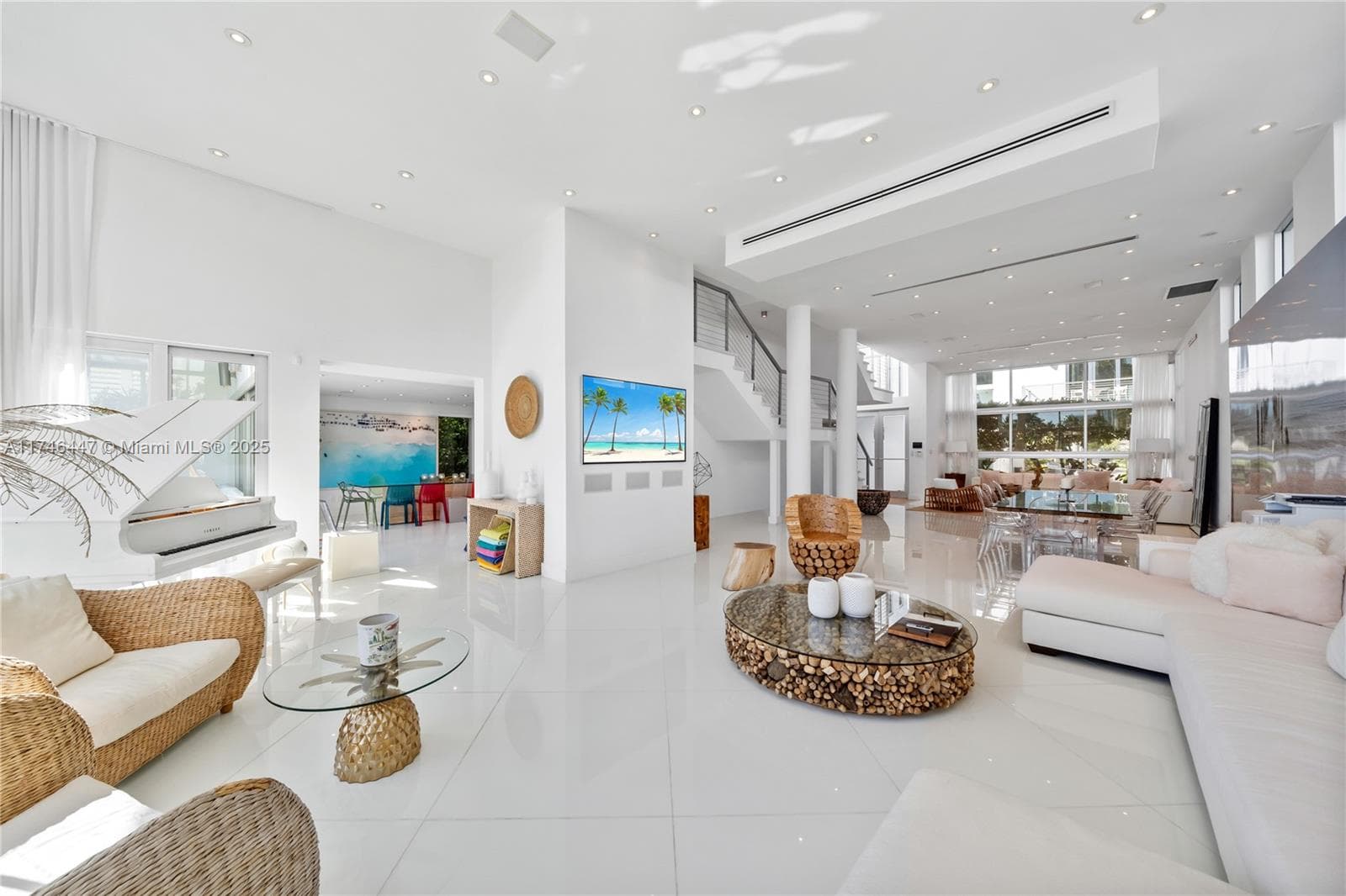 A11746447 — Miami Beach — 31