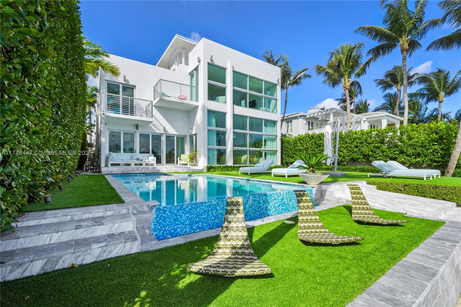 A11746447 — Miami Beach — 21