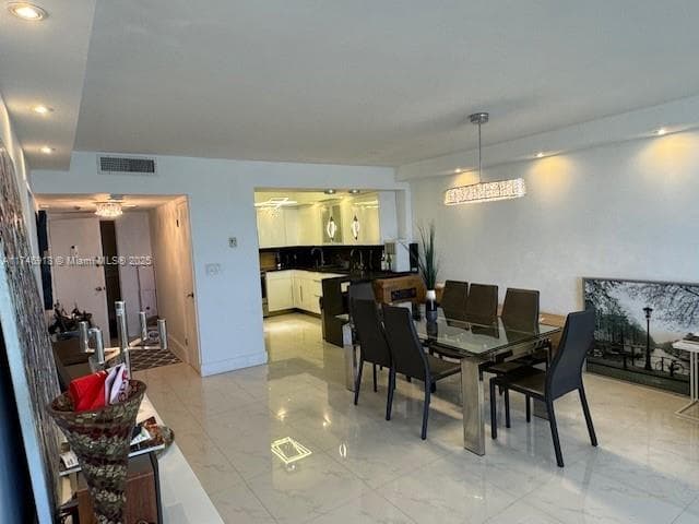 A11746918 — Miami Beach — 23