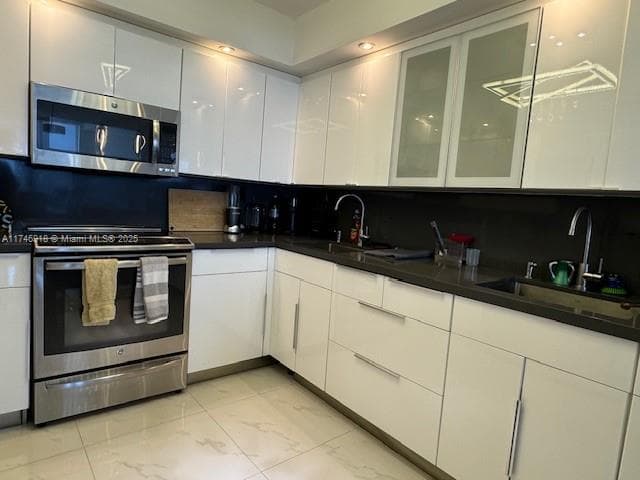 A11746918 — Miami Beach — 26