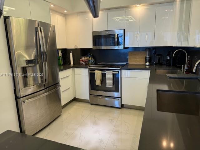 A11746918 — Miami Beach — 28