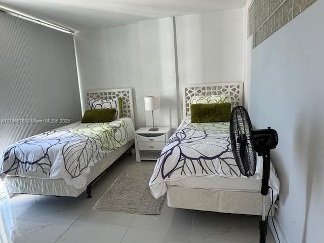 A11746918 — Miami Beach — 30