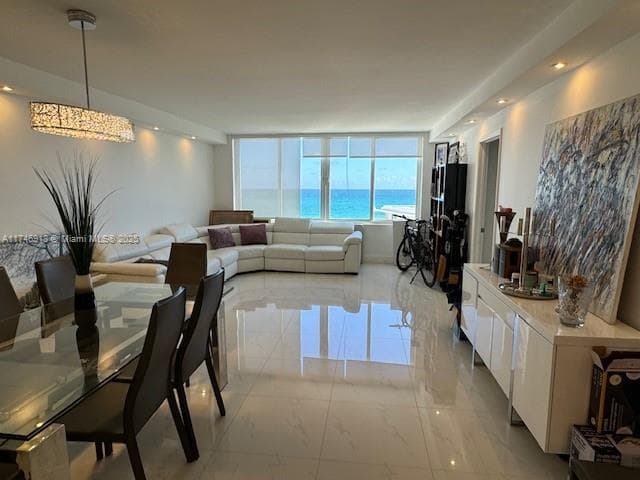 A11746918 — Miami Beach — 19