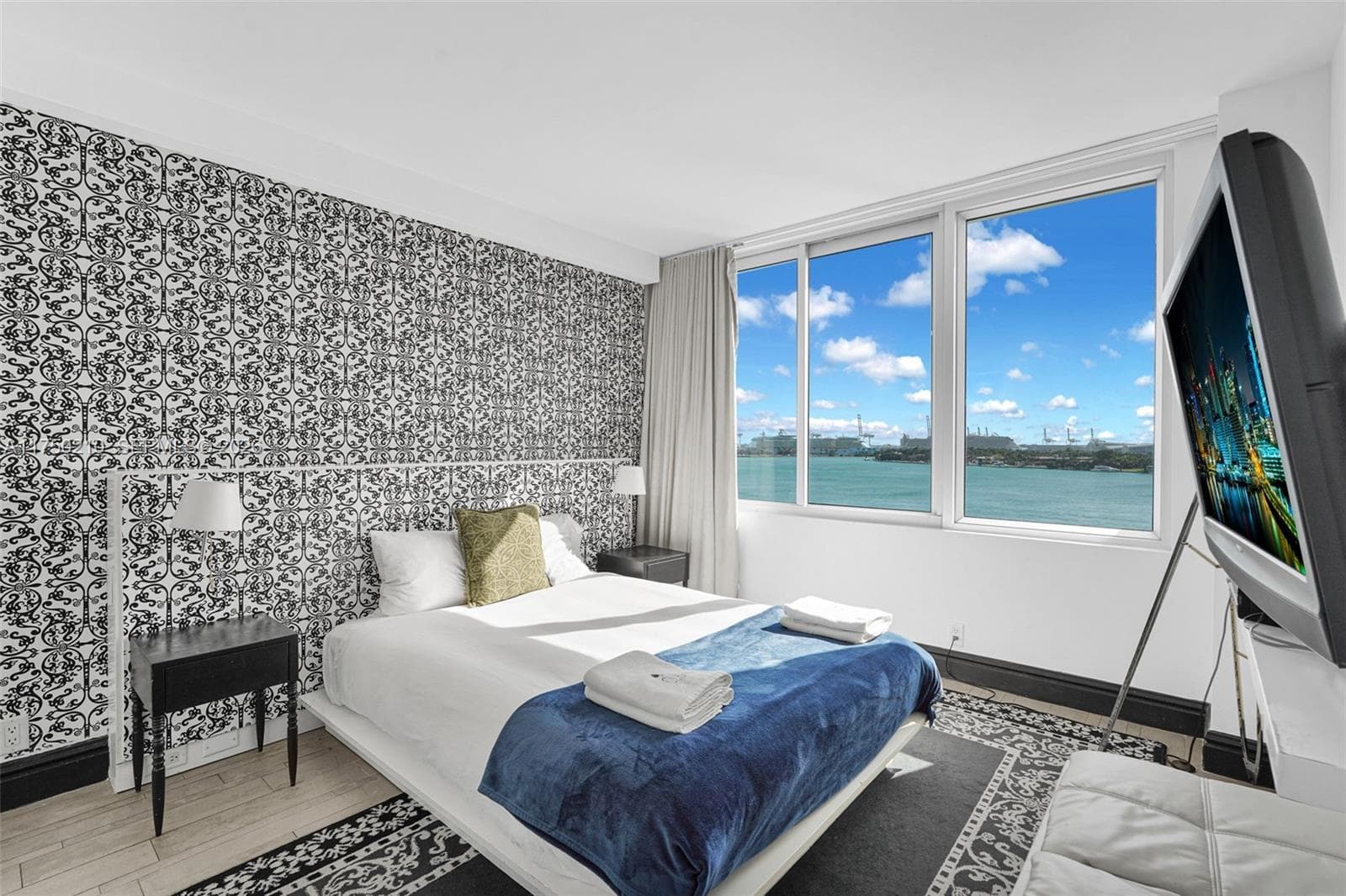 A11750210 — Miami Beach — 23