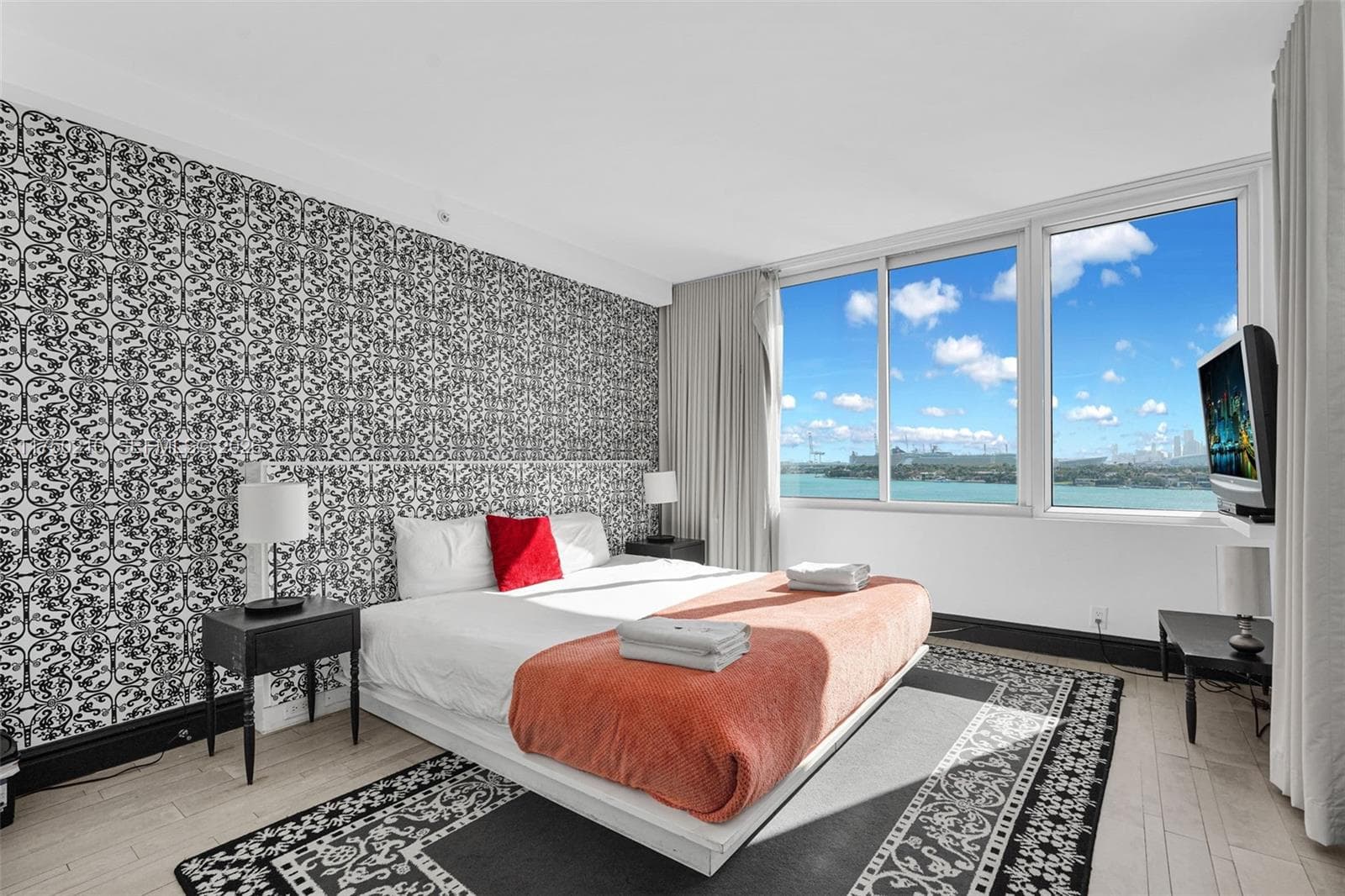 A11750210 — Miami Beach — 22