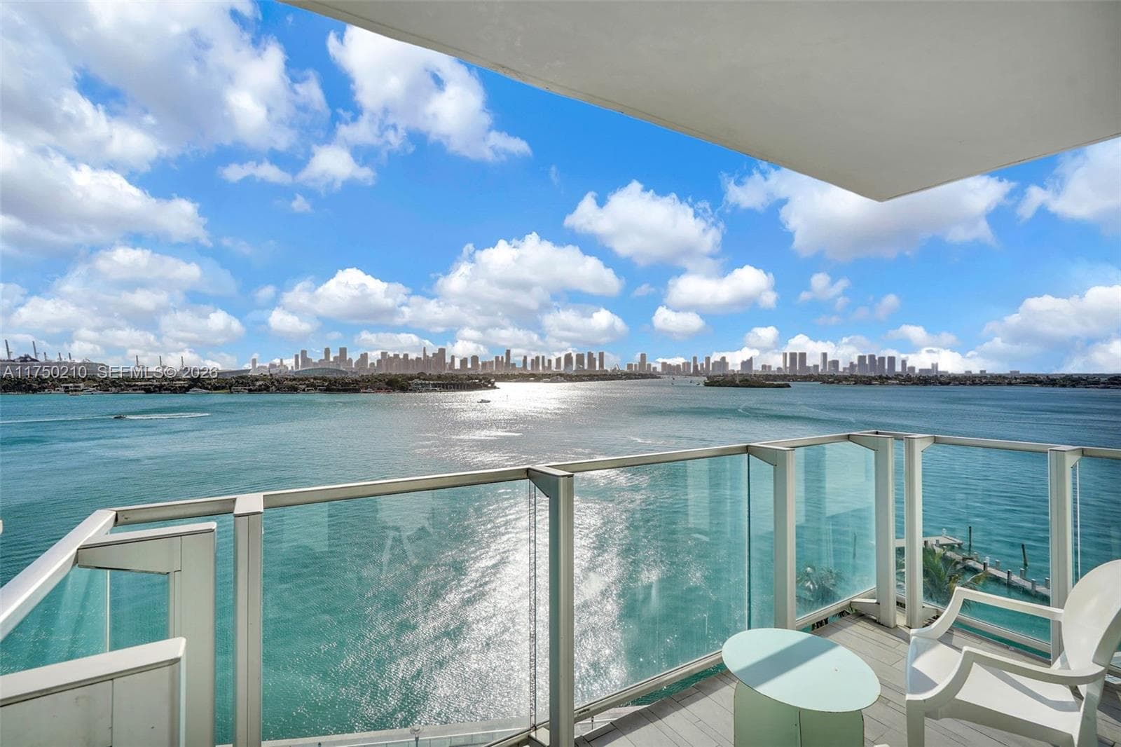 A11750210 — Miami Beach — 33