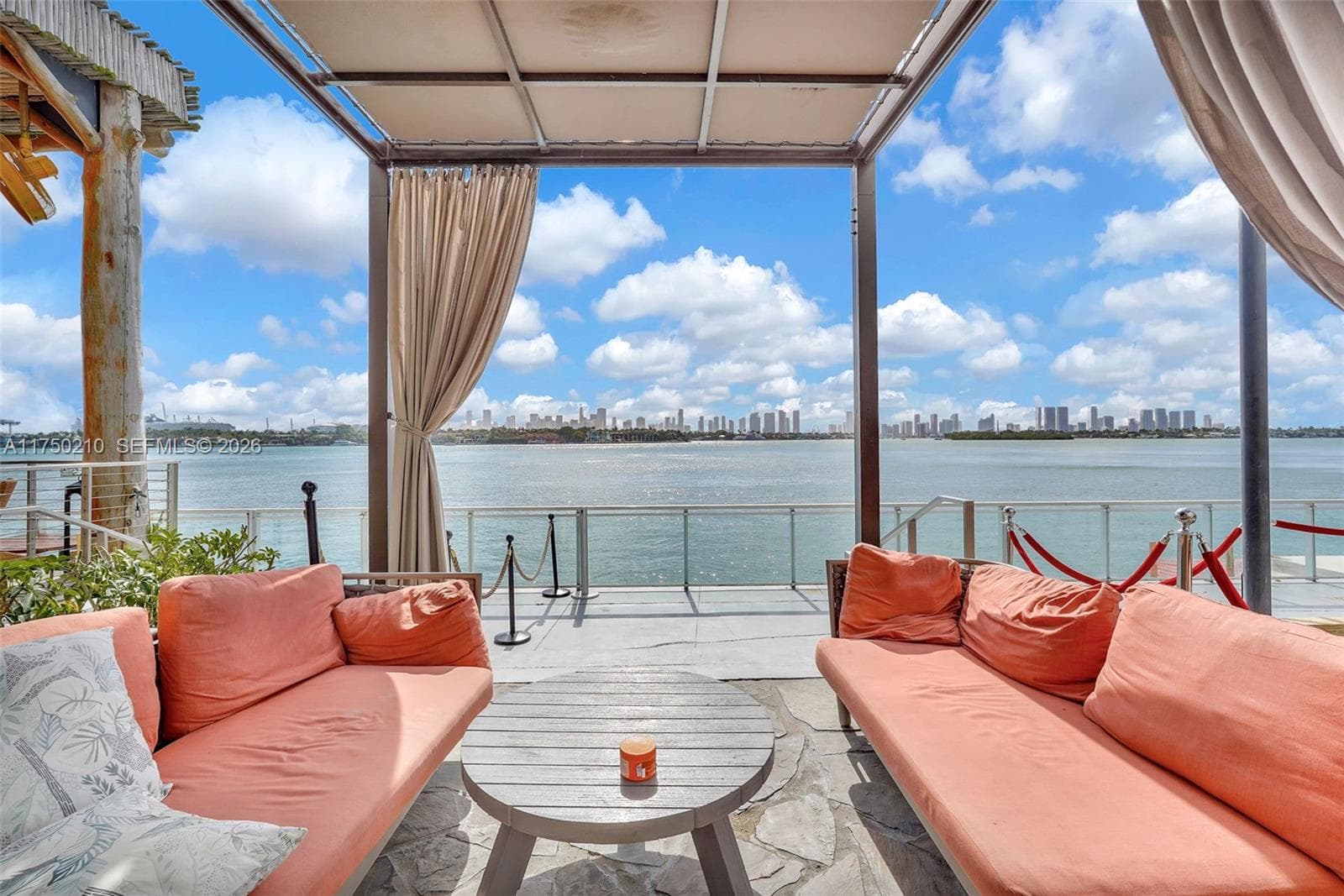 A11750210 — Miami Beach — 8