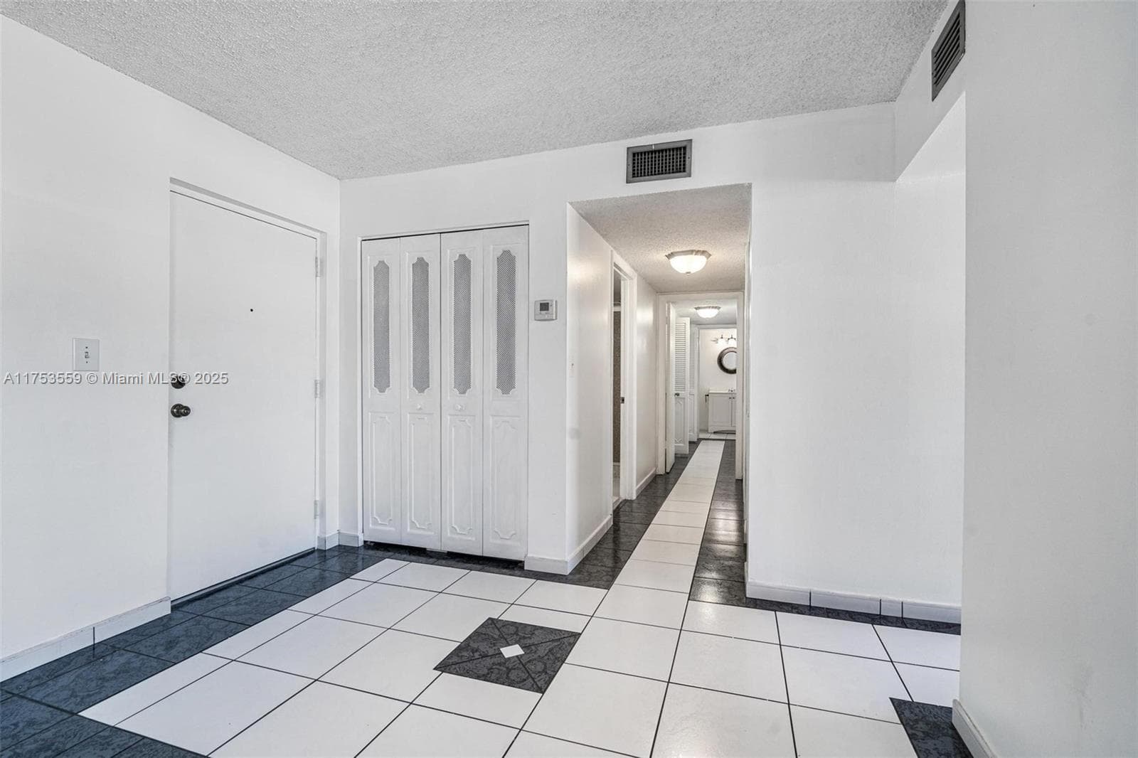 A11753559 — Miami Beach — 7