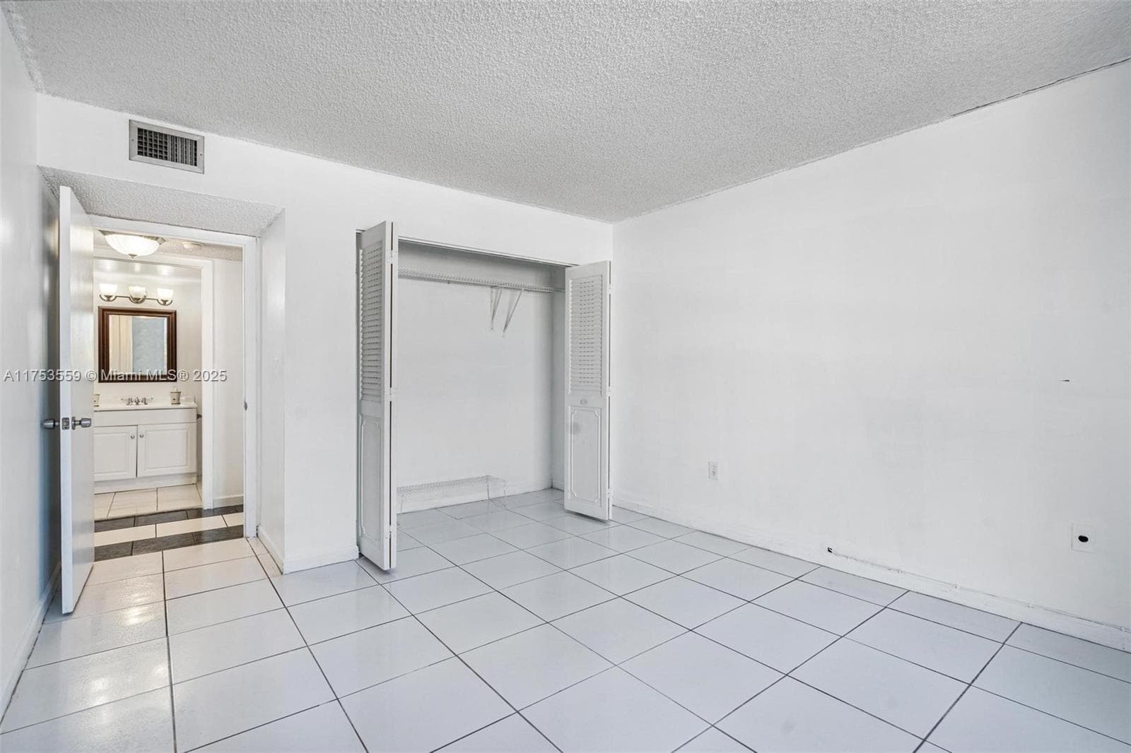 A11753559 — Miami Beach — 11