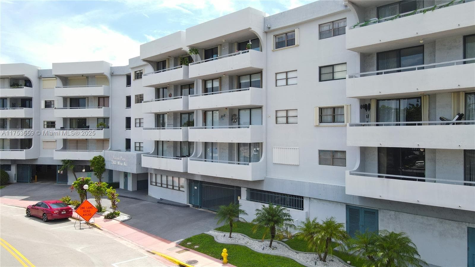 A11753559 — Miami Beach — 25