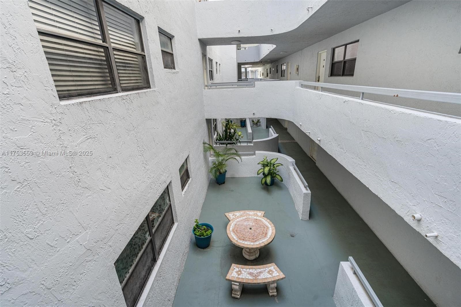 A11753559 — Miami Beach — 21