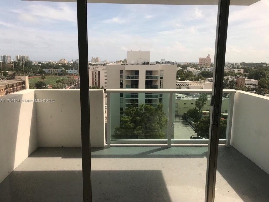 A11754154 — Miami Beach — 13