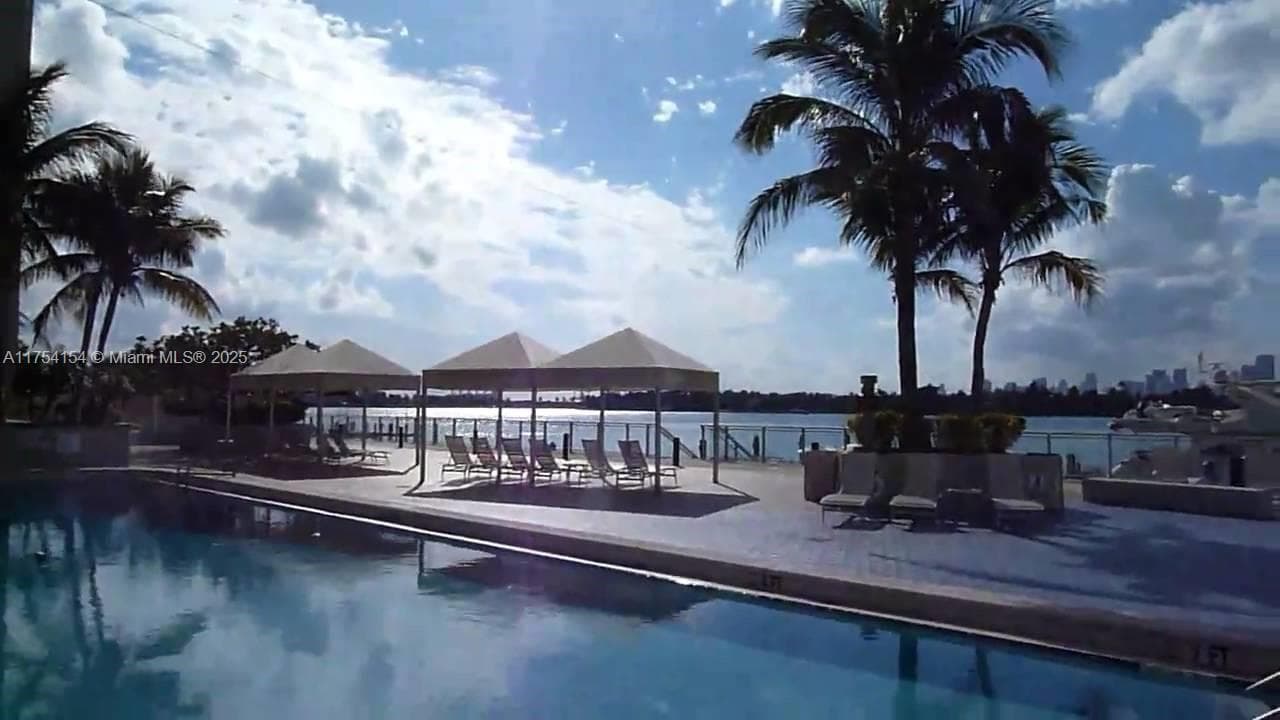 A11754154 — Miami Beach — 21