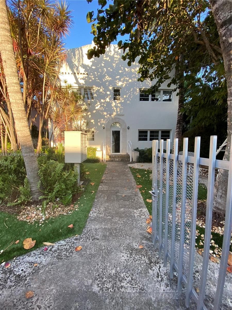 A11754931 — Miami Beach — 27
