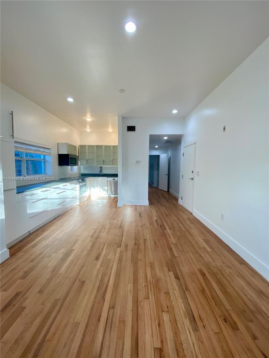 A11754931 — Miami Beach — 2