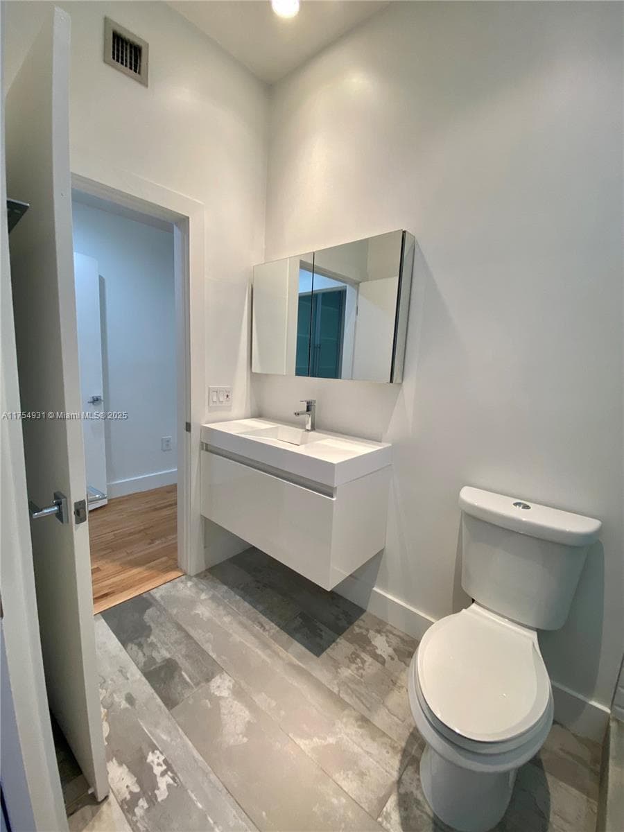A11754931 — Miami Beach — 17