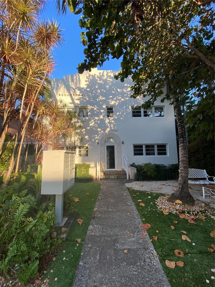 A11754931 — Miami Beach — 26