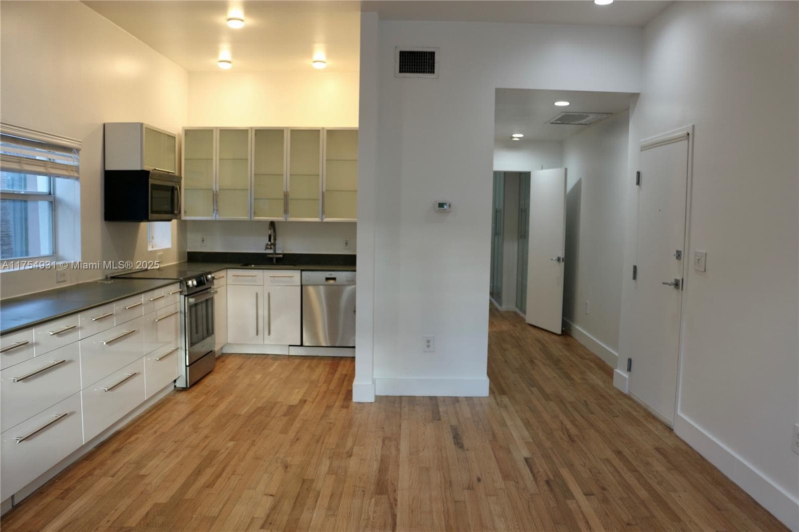 A11754931 — Miami Beach — 34