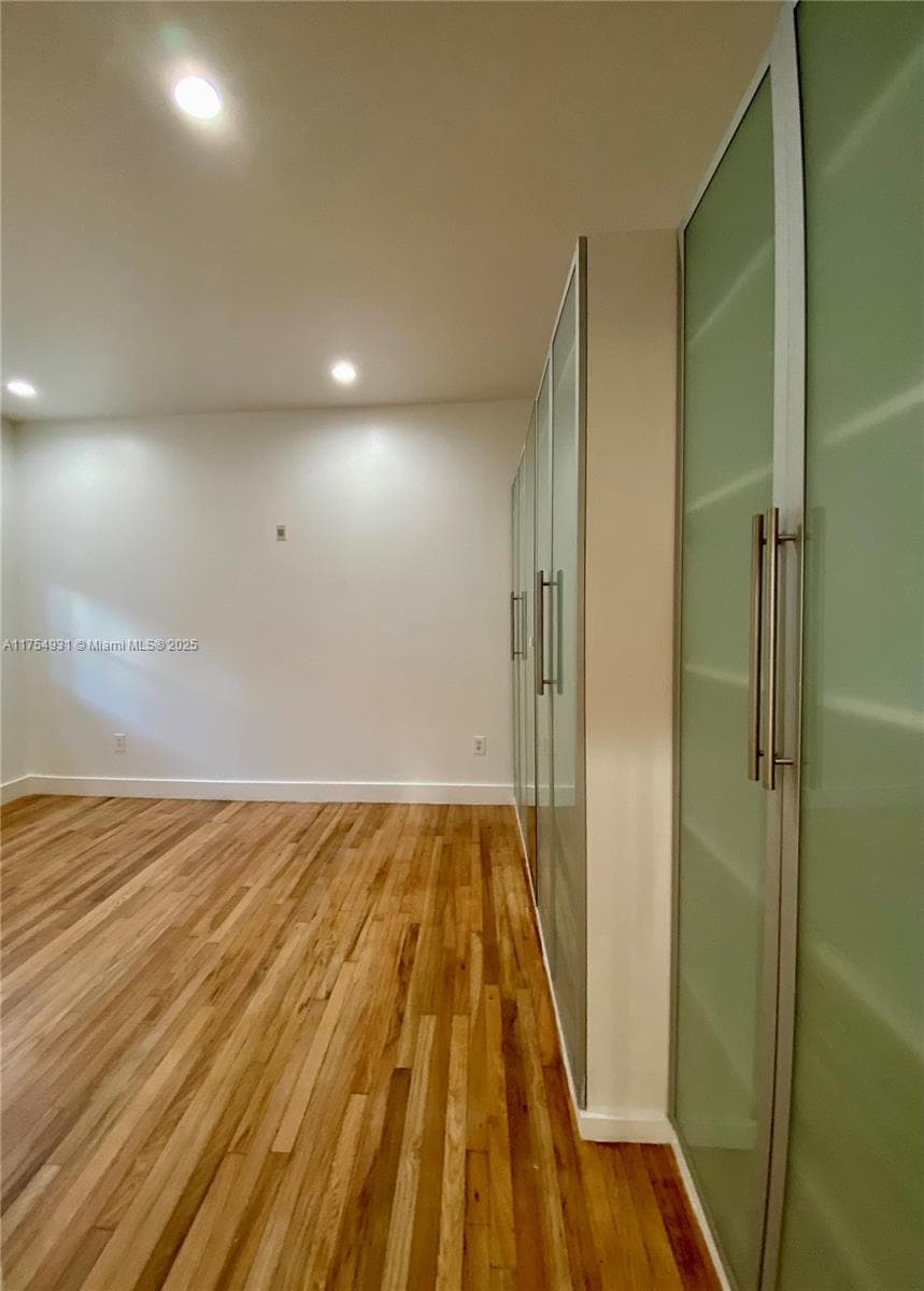 A11754931 — Miami Beach — 10