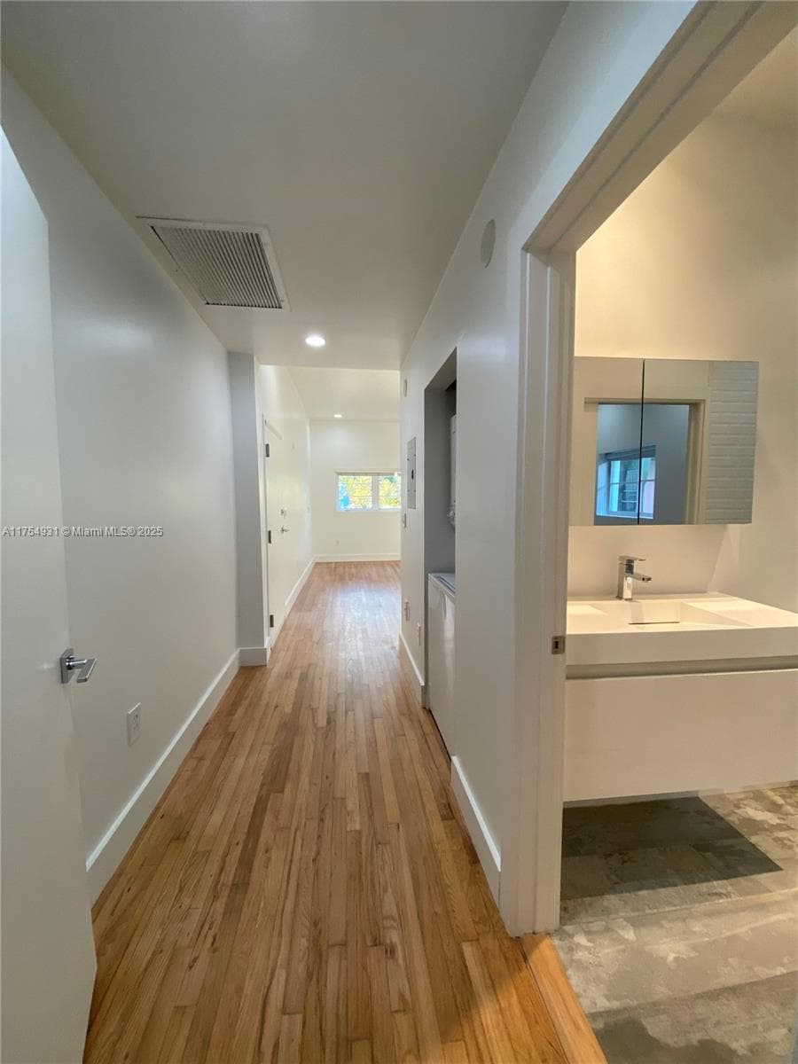 A11754931 — Miami Beach — 19