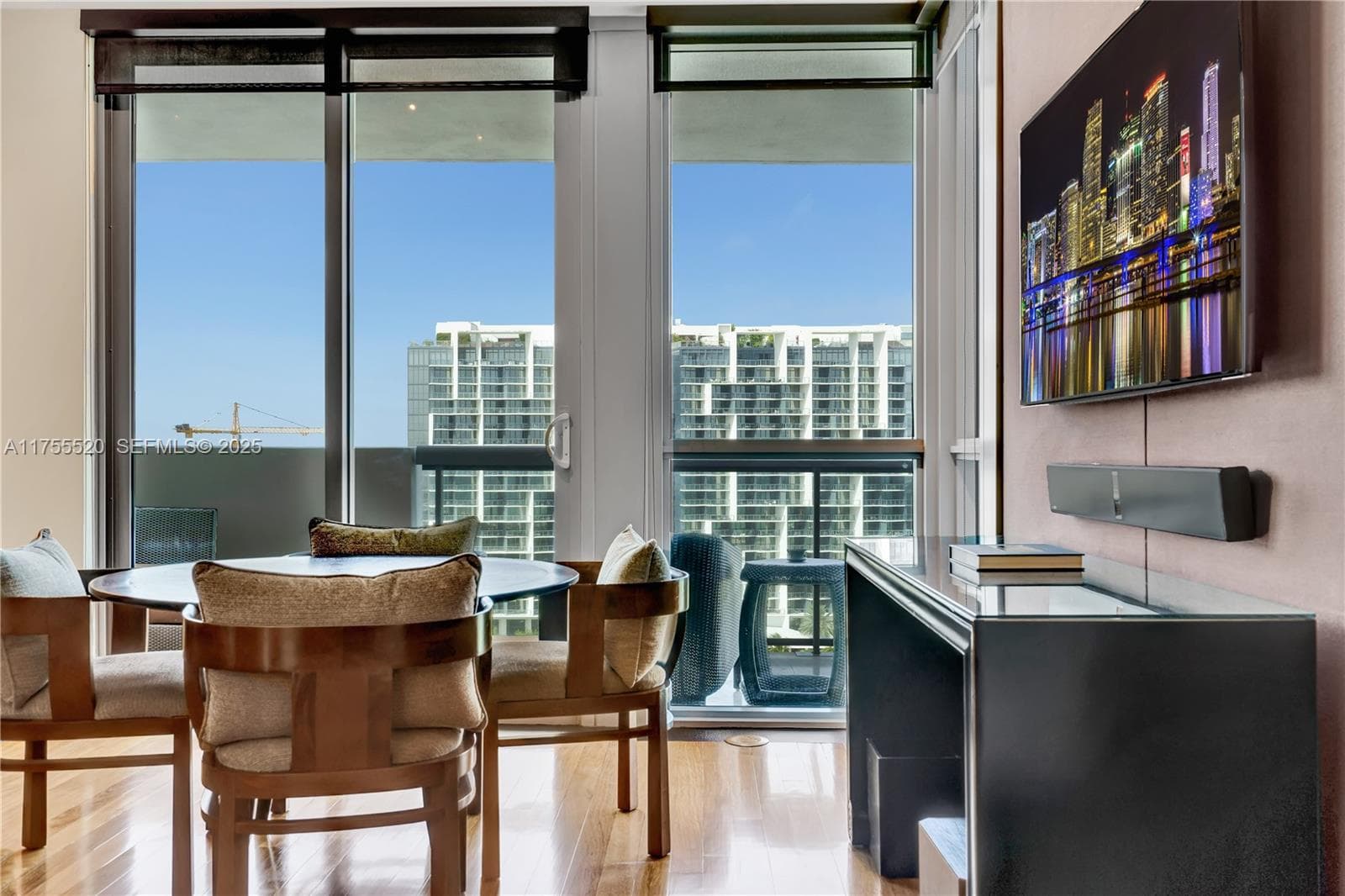 A11755520 — Miami Beach — 18