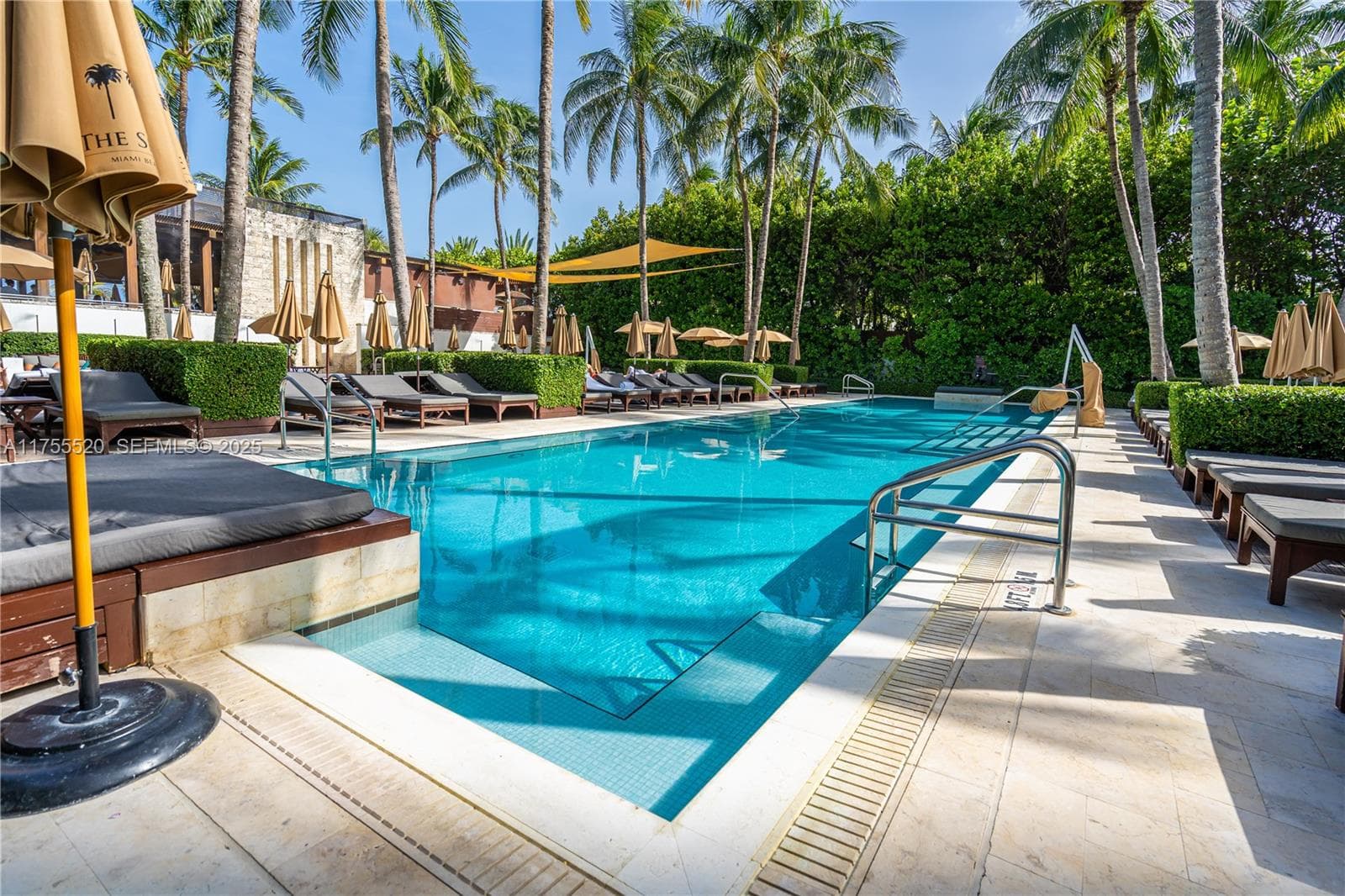 A11755520 — Miami Beach — 44