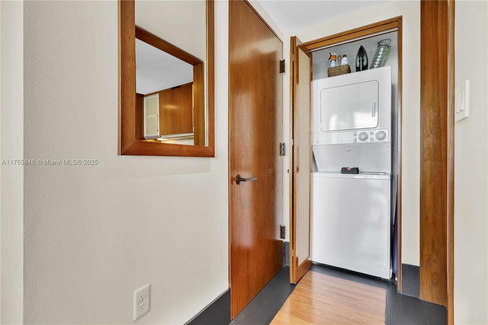 A11755848 — Miami Beach — 13